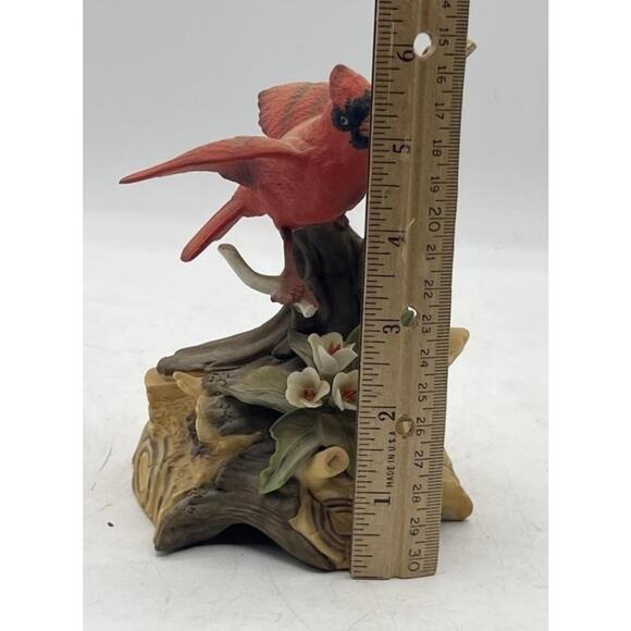 Vintage Cardinal Music Figurine – Wind-Up – 6" Tall – Charming Woodland Design - Picture 4 of 16